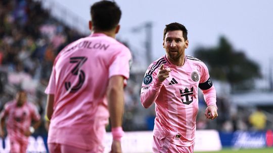Messi dosáhl 900. gólu kariéry, Lewandowski překonal jeho rekord v Lize mistrů