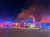 pardubice požiar hala zbrojovky