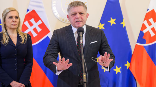 Slovensko od pátku zruší zákaz vývozů nafty, Fico kritizuje Evropskou komisii