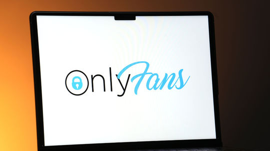 Rakovinu tajil. Nečakane zomrel miliardár Radvinsky, majiteľ Onlyfans