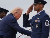 Prezident Donald Trump, a Air Force One