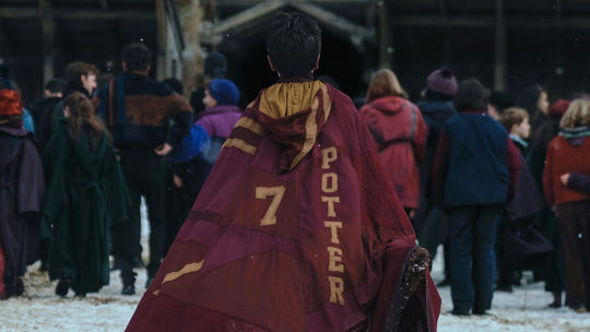 HBO napravuje chybu, ktorú fanúšikovia Harryho Pottera riešia roky. Do seriálu vracia postavu vystrihnutú z filmov