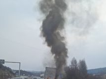 Kamión, diaľnica, požiar