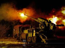 Samohybná húfnica, ukrajinskí vojaci, vojna, delostrelectvo, kanón, granáty, paľba