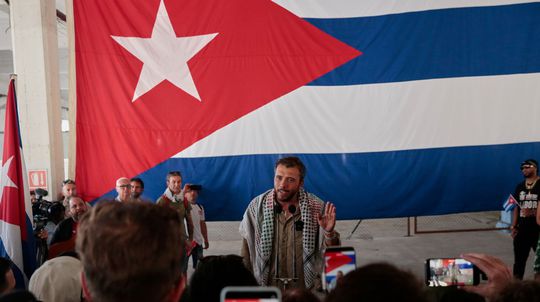 Trump pustí ruskú ropu na Kubu. „Nemám s tým problém,“ odkázal