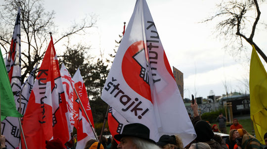 Otvorená kultúra volá po riešení situácie v kultúre a konci ministerky. Šimkovičová reagovala