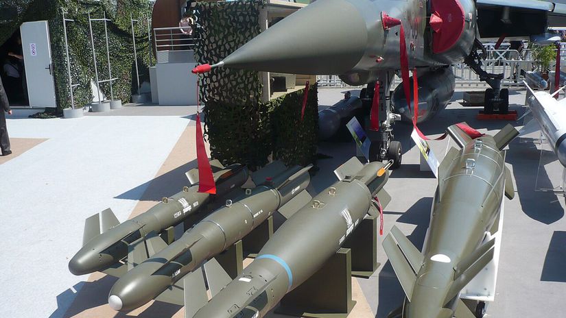 Francúzske rakety vzduch-zem AASM HAMMER 125...