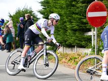 Porušil pravidlá, červená ho nezastavila....