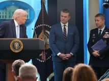 Donald Trump, Hegseth, Dan Cain