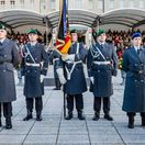 Príslušníci Bundeswehru na slávnostnom nástupe...