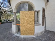 Urbanova veza dvere  1 