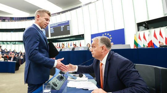 Magyar nie je liberálny kandidát. Ak zvíťazí, opraví alebo využije Orbánov systém?