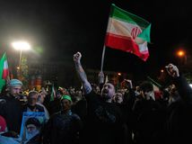 ONLINE: Oznámenie prímeria na Blízkom východe okamžite zrazilo ceny ropy. Izrael útočil v Libanone