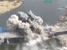 zničenie mosta Dnipro