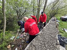 Hliadka Zelezniky upratovanie  6 