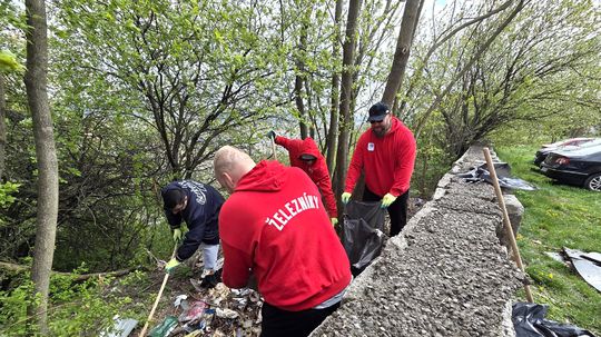 Občianske hliadky v Košiciach naberajú silu. Okrem prevencie pomáhajú s poriadkom a upratovaním
