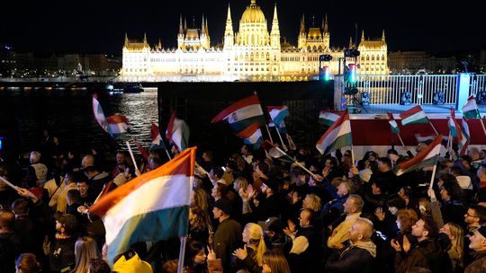 Strážca eurofondov mal tunelovať vlastný úrad. V M