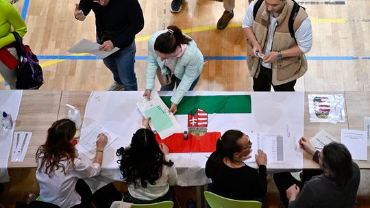 Masívna mobilizácia v Maďarsku: komu viac nahráva vysoká volebná účasť?