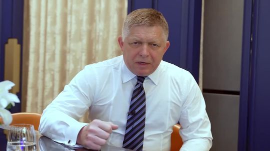 Priame lety aj jadro. Čo priniesla Ficova 30-hodinová návšteva Vietnamu?