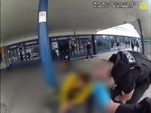 polícia trnava útok