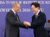 Soul, Južná Kórea, Tusk, I Če-mjong