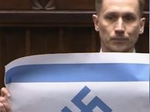 poľský sejm, svastika,