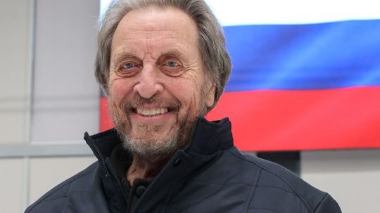 Muskov otec chce presídliť belošských farmárov z JAR do Ruska. Čelia násiliu, tvrdí