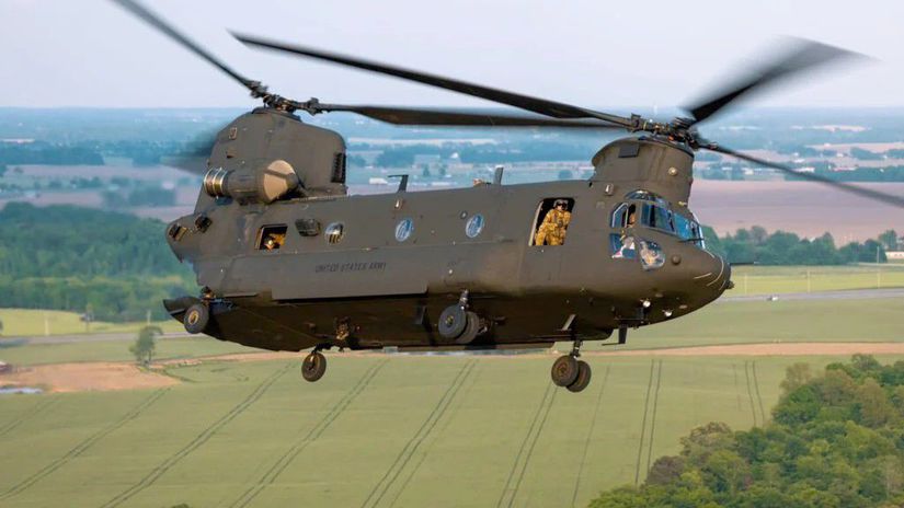 Americký vrtuľník CH-47F Chinook