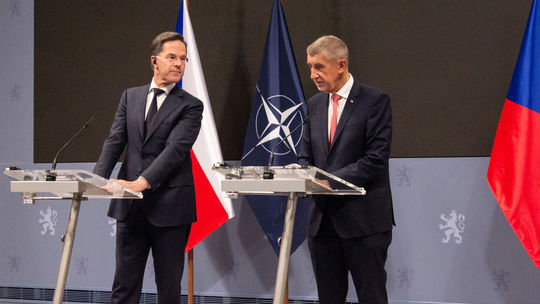 České výdavky na obranu pod drobnohľadom: Rutte v Prahe riešil sporné percentá HDP