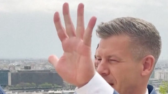 VIDEO: Balkónová scéna: To je Orbán? Absolútne kino, komentoval pobavený Péter Magar