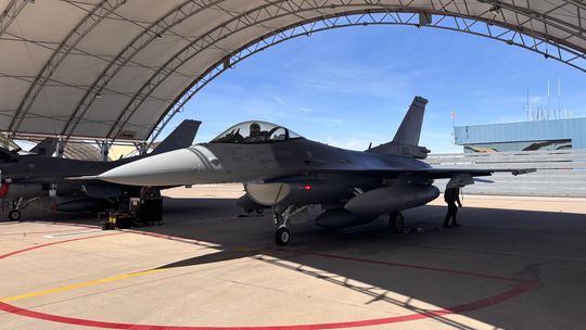 Rezort obrany uzavrel zmluvu na servis stíhačiek F-16 za 25 miliónov eur