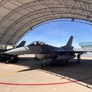 F-16 fighter,