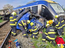 Zrážka vlaku s kamiónom v Dunajskej Strede:...