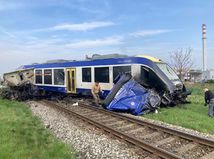 Vlak / Zrážka / Dopravná nehoda