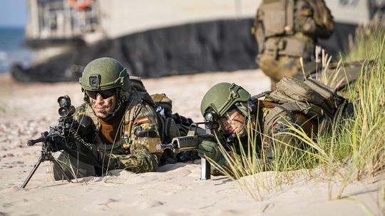 Nemecký europoslanec: Rusko na nás útočí. Na Putina platí iba sila, sila a ešte raz sila