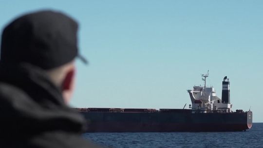 Tankerom, prevážajúcim sankcionovanú ruskú ropu, USA predĺžili výnimku