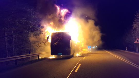 Autobus s mladými futbalistami začal horieť na rakúskej diaľnici
