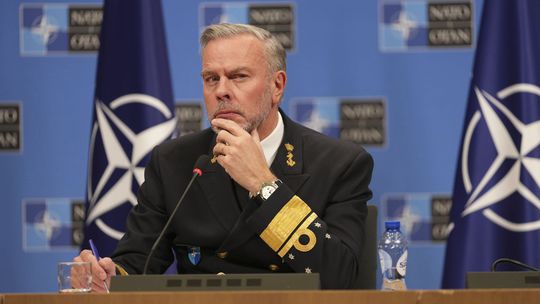 Rusko zrejme na fronte nepadne, vyhlásil admirál NATO. No podľa neho už prehralo oveľa dôležitejší boj