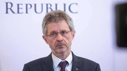 Zrada podnikateľov. Vystrčil ostro skritizoval Babišovu vládu, na Taiwan musí letieť bežnou linkou