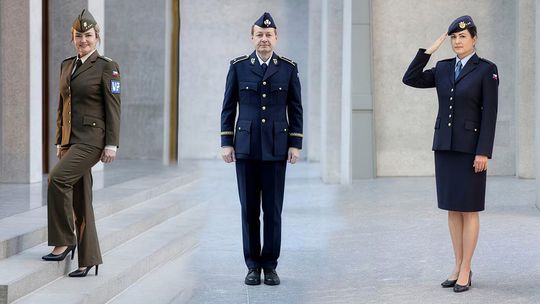 FOTO: Česká armáda mení uniformy: vracia sa prvorepubliková noblesa a miznú ruské stopy