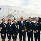 piloti, letušky, lietadlo, letisko, cestovanie