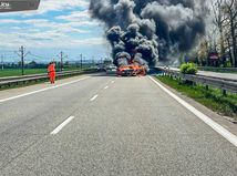 požiar auto cesta