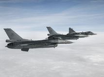 F-16 / Stíhačka /