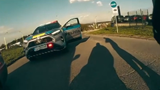 Vodič riskantnou jazdou unikal policajtom v Košiciach. Vedel prečo