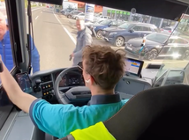 Autobusár / Chodci /