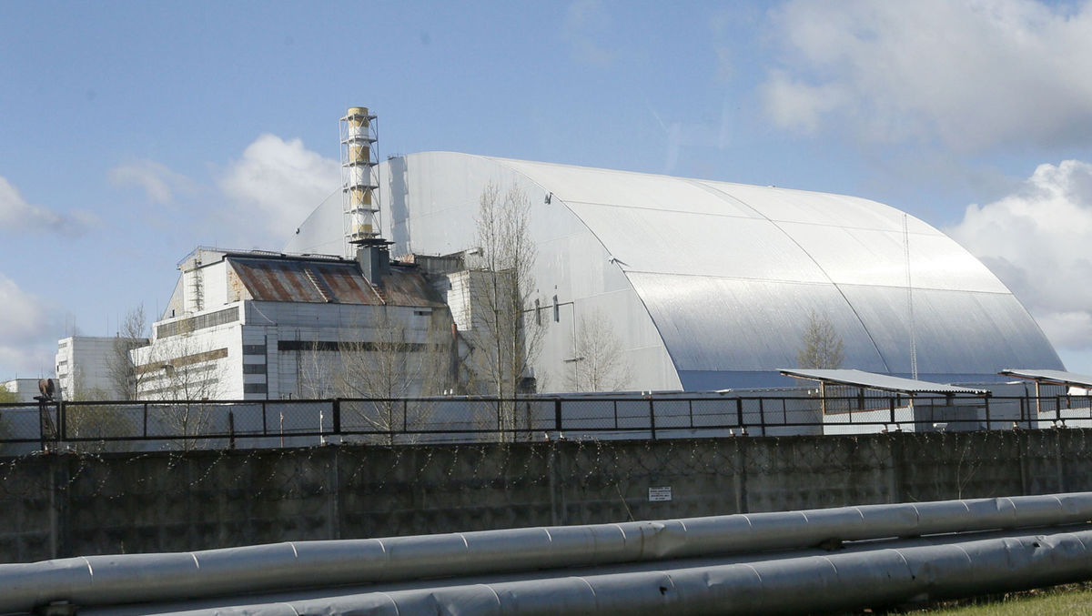 Pohľad na sarkofág černobyľskej elektrárne.