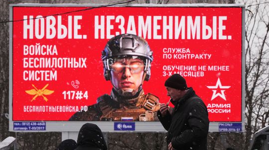 Rusov by mohlo zachrániť pred odchodom na front zabitie syna alebo brata. Posilní Putin armádu tak, ako tvrdí Zelenskyj?