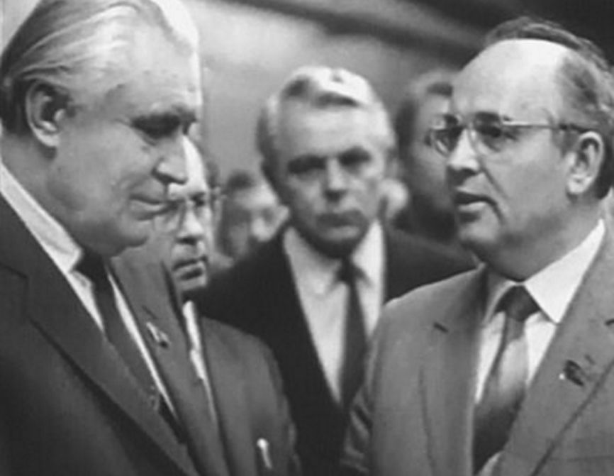 Volodymyr Ščerbyckyj (vľavo) a Michail Gorbačov...
