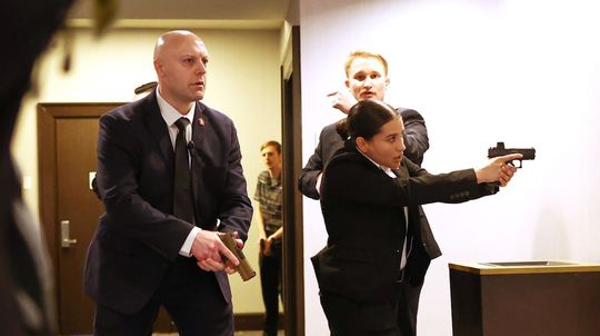 Dráma a panika na galavečeri, Trumpa evakuovala tajná služba. Ozvala sa streľba, do hotela vtrhol ozbrojenec