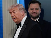 Prezident Donald Trump, Vance